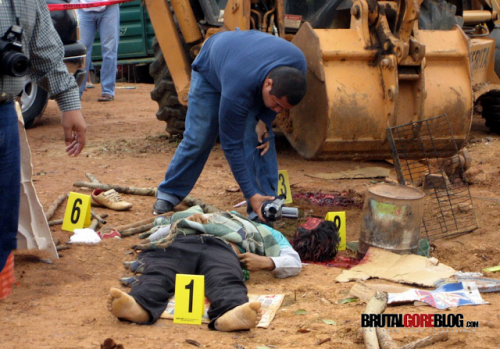 Muy Gore, Brutal cuerpo destrozado de trabajador mexicano