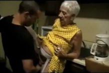 Abuela de 90 años follando con chico de 20